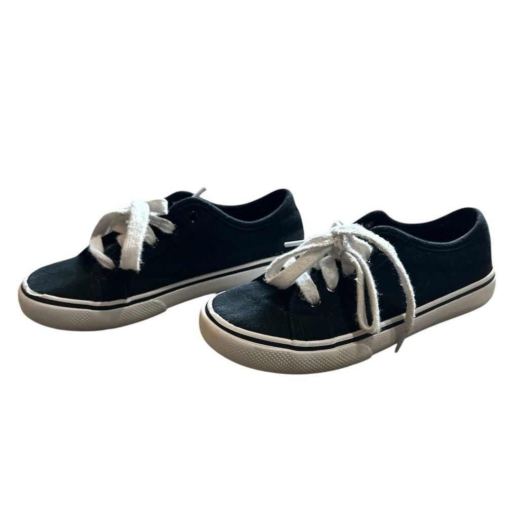 Wonder Nation Girls Sz 1 Black White Memory Foam Classic Low-Top Tie Up Sneaker